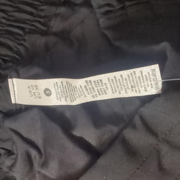 Lululemon Women's Hotty Hot Black Low-rise 2.5" Shorts Size Small NWT - Picture 5 of 6